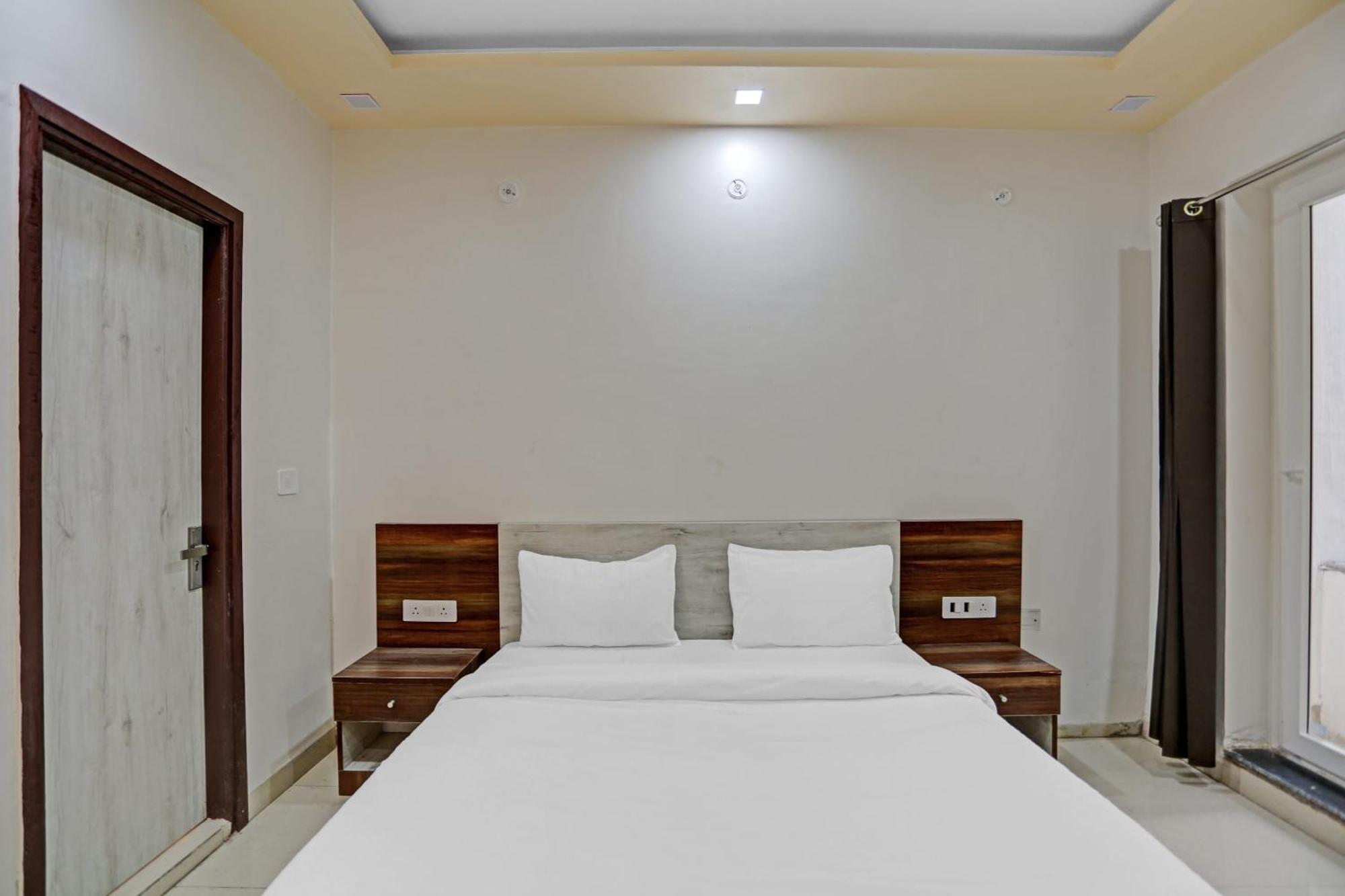 Hotel O Expo View Near Pvr Ansal Plaza Велика Нойда Екстер'єр фото