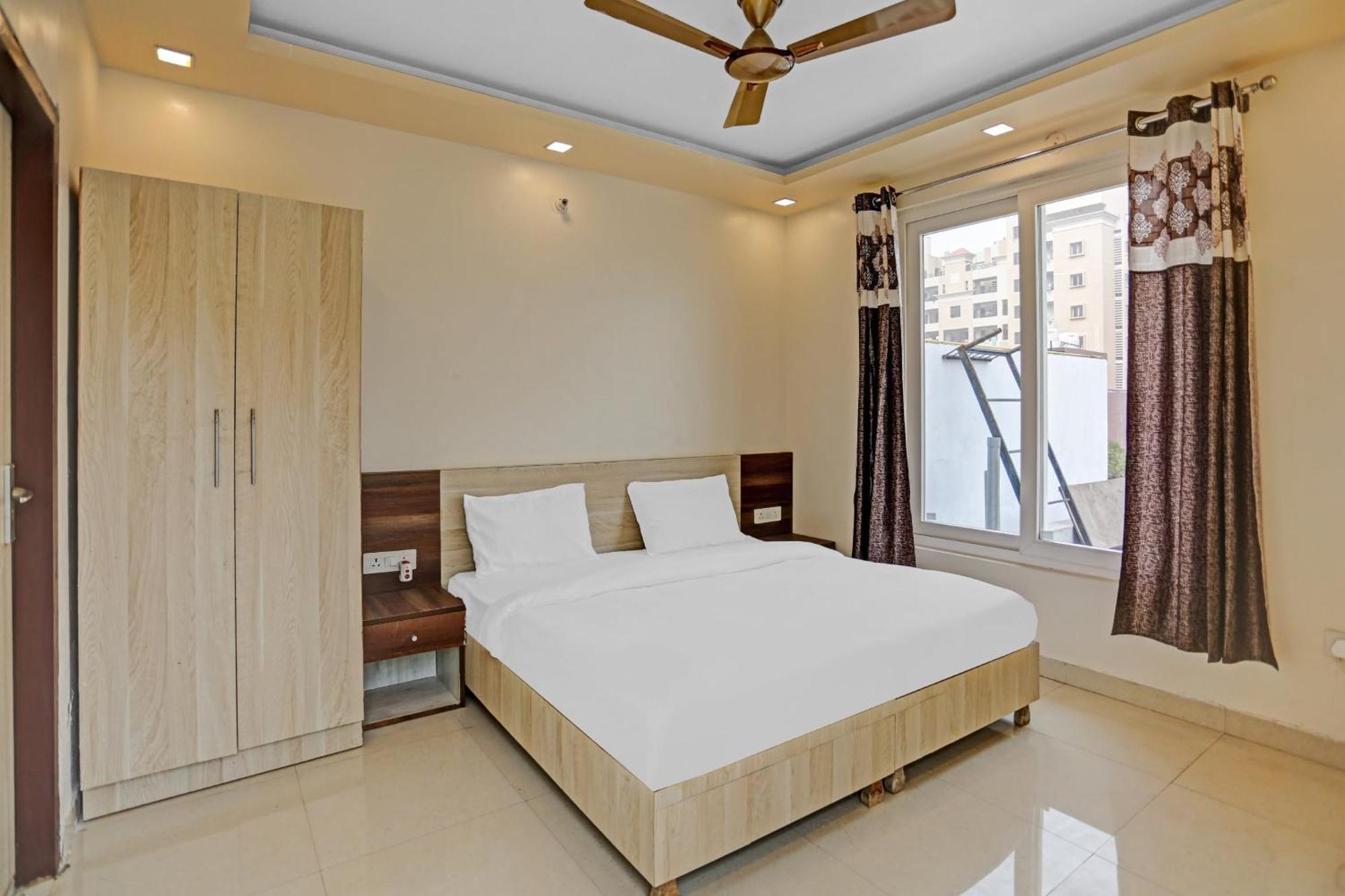 Hotel O Expo View Near Pvr Ansal Plaza Велика Нойда Екстер'єр фото
