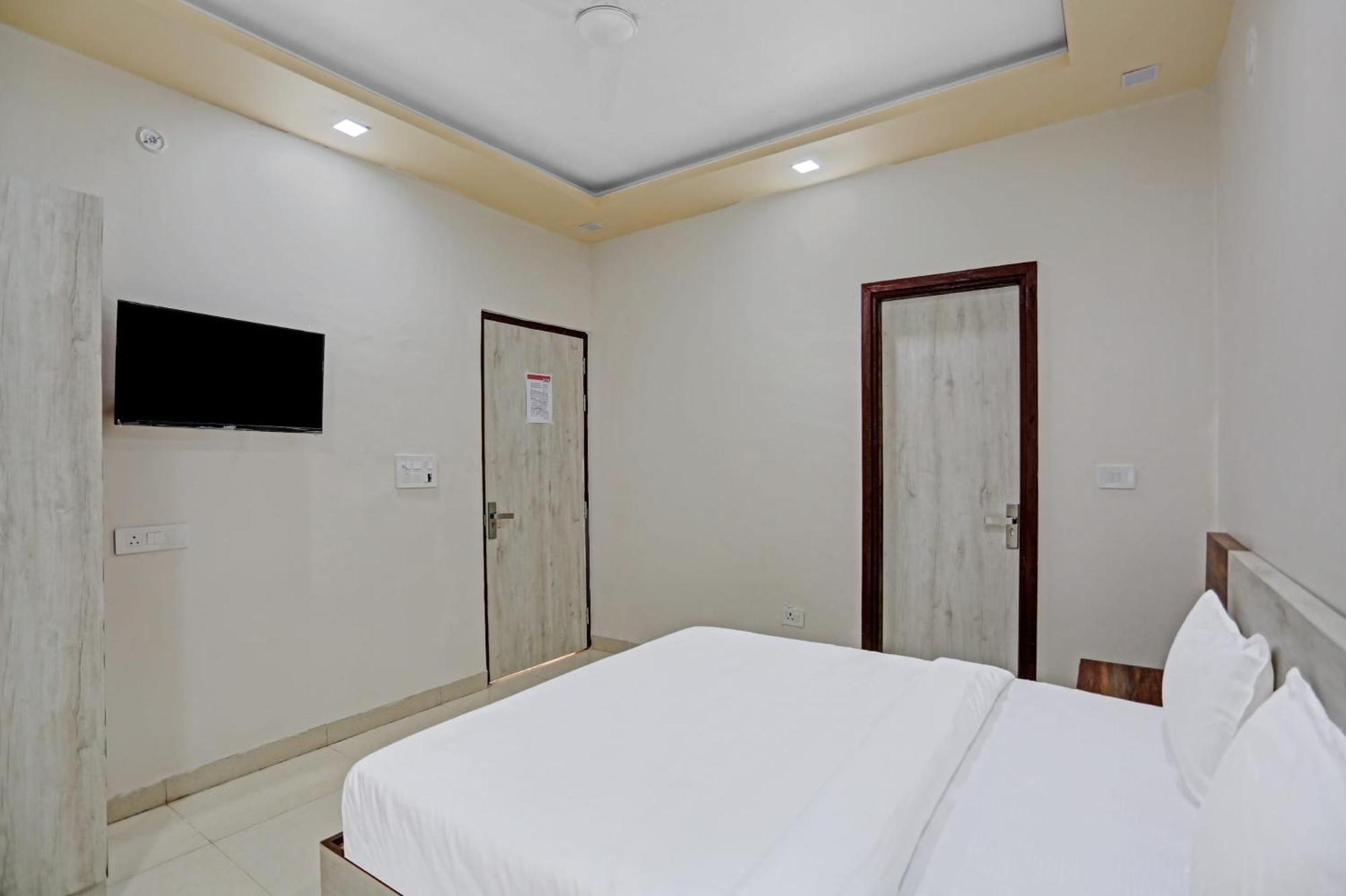 Hotel O Expo View Near Pvr Ansal Plaza Велика Нойда Екстер'єр фото